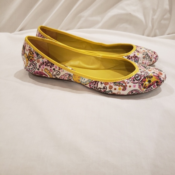 Steve Madden Shoes - Steve Madden Paisley Flats